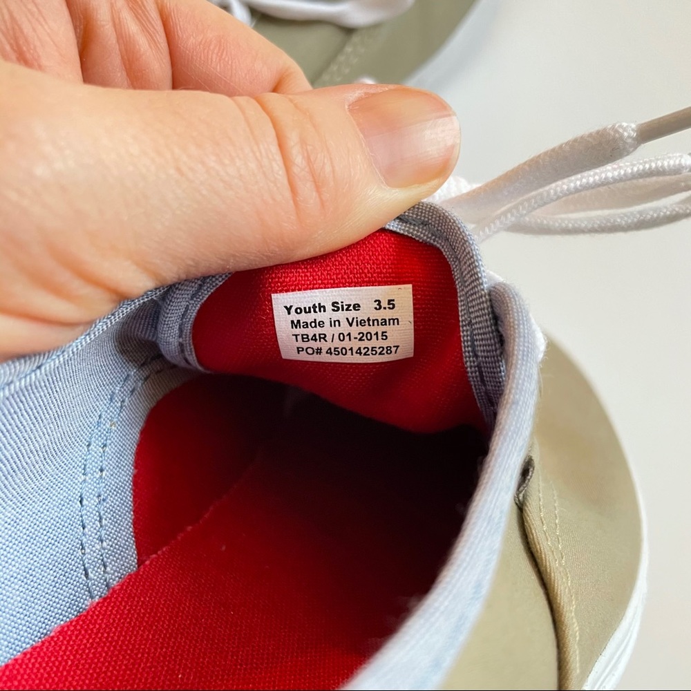 New Vans Sneakers - Picture 8 of 8